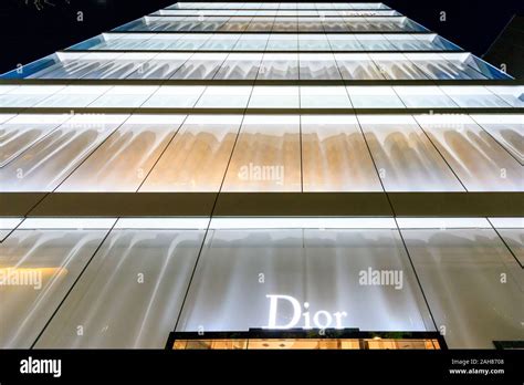 negozi dior notte